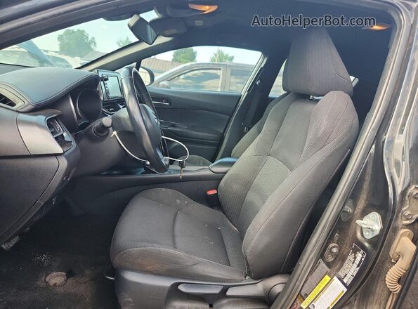 NMTKHMBX8JR032498 2018 TOYOTA C-HR Черный Вид салона спереди