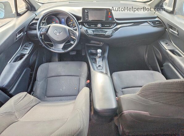 NMTKHMBX8JR032498 2018 TOYOTA C-HR Черный Вид панели приборов