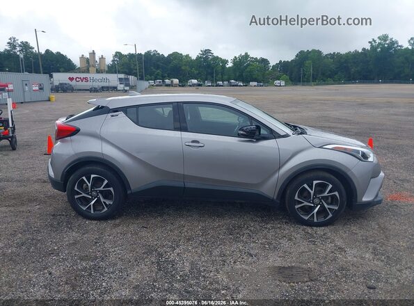 NMTKHMBX9JR045888 2018 TOYOTA C-HR Серебряный 