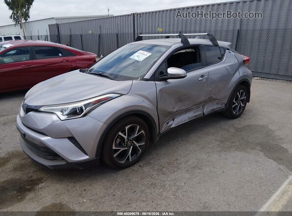 NMTKHMBXXJR023866 2018 TOYOTA C-HR Silver წინა მარცხენა ხედი სამი მეოთხედიდან