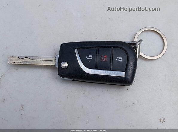 NMTKHMBXXJR023866 2018 TOYOTA C-HR Silver წინა პანელის ხედი