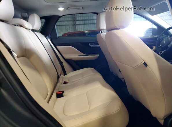 SADCJ2EV9JA271293 2018 JAGUAR F-PACE Black უკანა სავარძლების ხედი