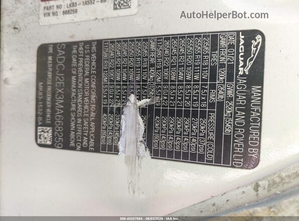SADCJ2EX3MA668259 2021 JAGUAR F-PACE White Vista del compartimento del motor
