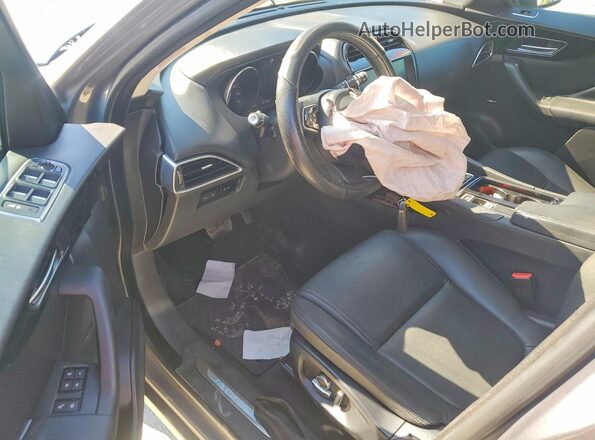 SADCJ2FX6LA628559 2020 JAGUAR F-PACE Gray Dashboard view