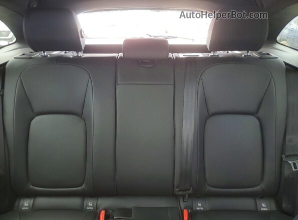 SADCJ2FX8JA266005 2018 JAGUAR F-PACE Silver Rear seats view