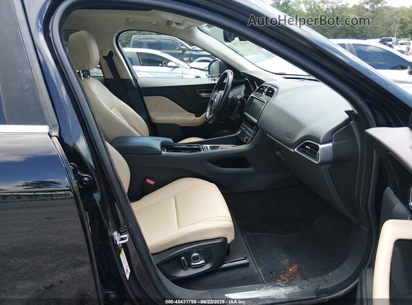 SADCJ2FXXLA655036 2020 JAGUAR F-PACE Черный Вид салона спереди
