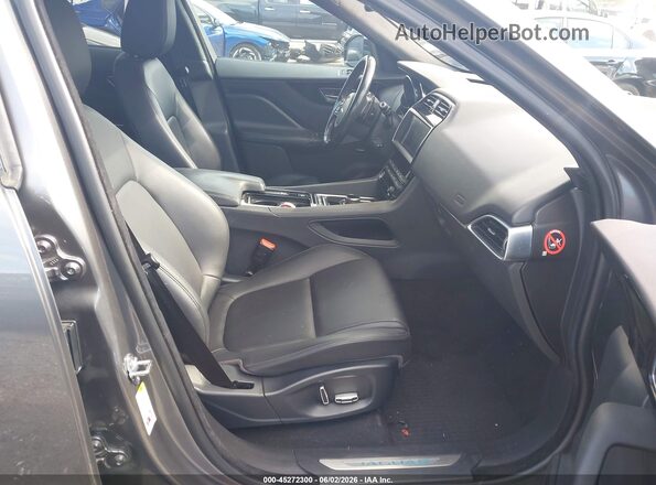 SADCJ2GX1KA360842 2019 JAGUAR F-PACE Gray Front interior view