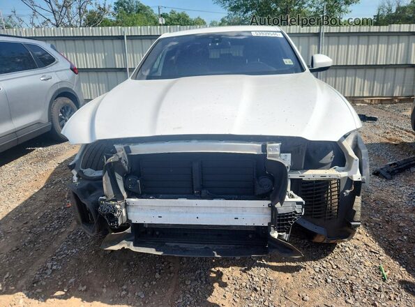 SADCJ2GX9JA280106 2018 JAGUAR F-PACE White Widok z przodu