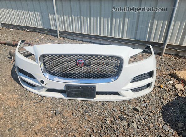 SADCJ2GX9JA280106 2018 JAGUAR F-PACE White Widok naklejki z numerem VIN