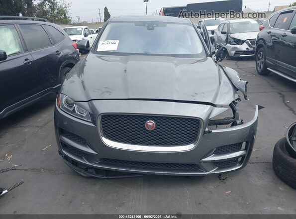 SADCK2BV7HA063182 2017 JAGUAR F-PACE Gray Widok wnętrza z tyłu