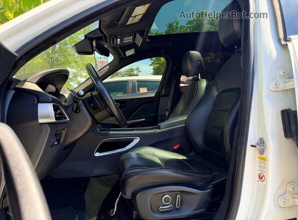 SADCK2GX2KA601028 2019 JAGUAR F-PACE White Widok z przodu