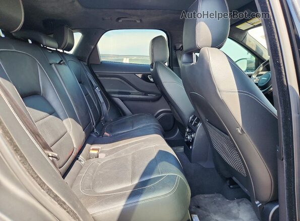 SADCL2BV3HA058087 2017 JAGUAR F-PACE Black Հետևի նստատեղերի տեսք