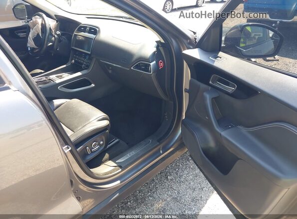 SADCL2EV5JA246157 2018 JAGUAR F-PACE Gray Front interior view