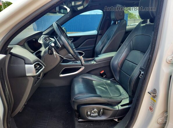 SADCL2EV9JA244847 2018 JAGUAR F-PACE White Front interior view