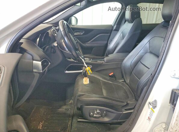 SADCL2FN5JA261496 2018 JAGUAR F-PACE White Front interior view