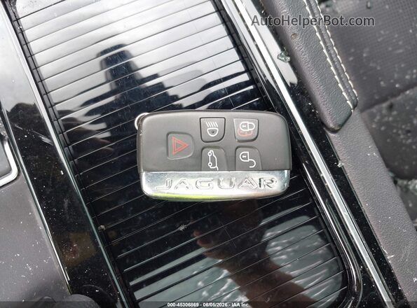 SADCL2FX1JA256779 2018 JAGUAR F-PACE Red Вид панелі приладів