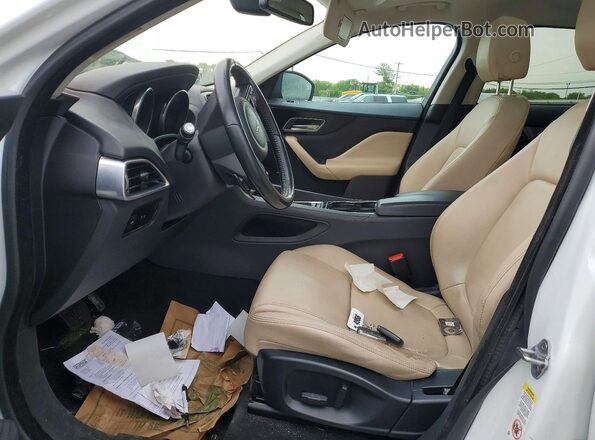 SADCS2BN7HA089703 2017 JAGUAR F-PACE White Вид салону спереду