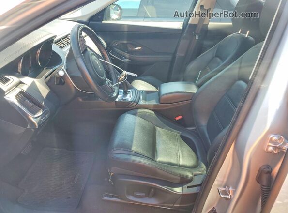 SADFJ2FXXJ1Z07023 2018 JAGUAR E-PACE Silver Вид салону спереду