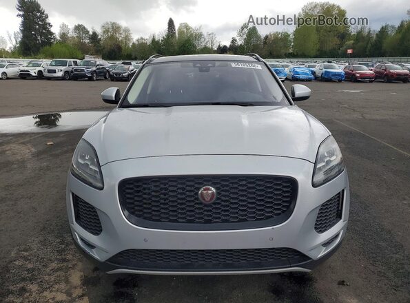 SADFJ2FXXJ1Z07023 2018 JAGUAR E-PACE Silver Вид спереду