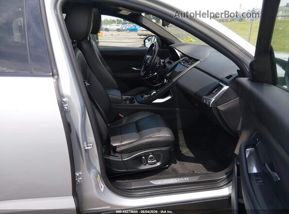 SADFP2FXXN1031168 2022 JAGUAR E-PACE Silver Front interior view