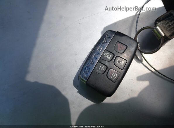 SAJAD4BG1HA956007 2017 JAGUAR XF Silver Widok deski rozdzielczej