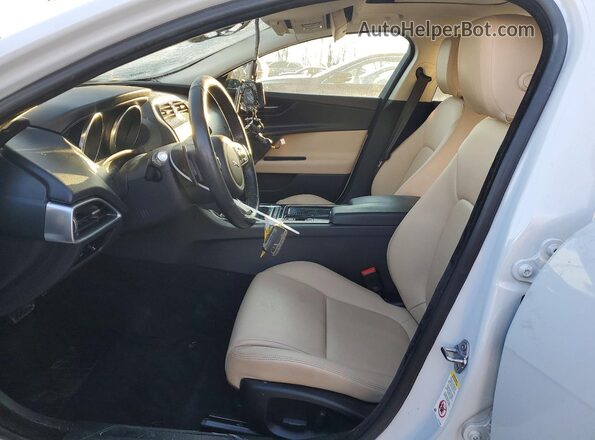 SAJAJ4FX4JCP23140 2018 JAGUAR XF Белый Вид салона спереди