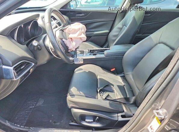SAJAJ4FX9KCP46768 2019 JAGUAR XF Gray Widok wnętrza z przodu