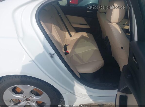 SAJAS4BN7HA976637 2017 JAGUAR XF White Widok naklejki z numerem VIN