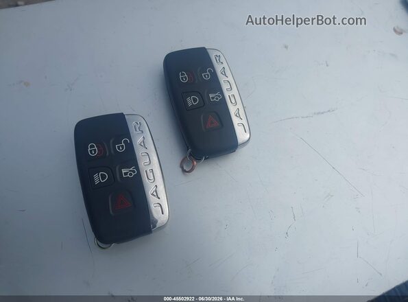 SAJAS4BN7HA976637 2017 JAGUAR XF White Widok deski rozdzielczej