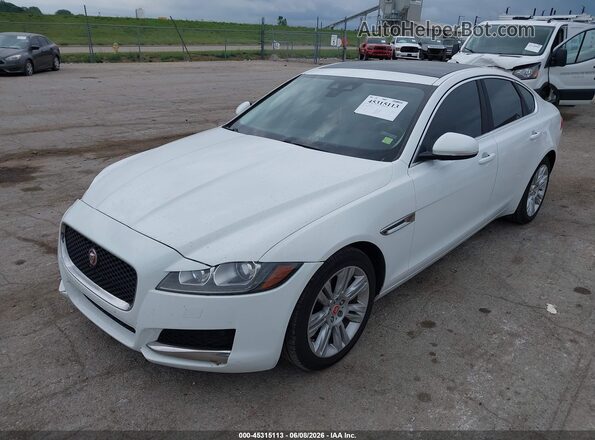 SAJBD4BV1HCY34934 2017 JAGUAR XF White წინა მარცხენა ხედი სამი მეოთხედიდან