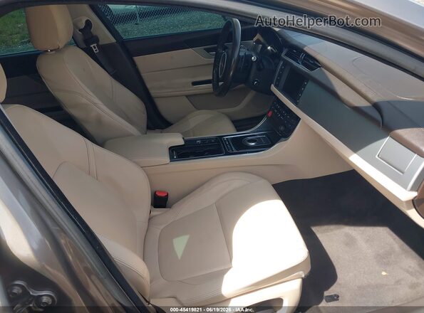 SAJBD4BV5HCY35679 2017 JAGUAR XF Beige წინა სალონის ხედი