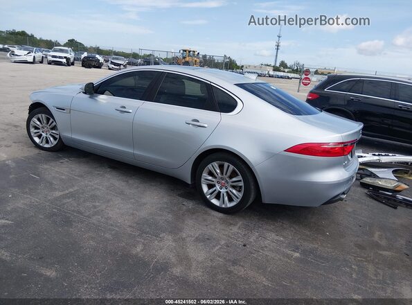 SAJBD4GX8JCY67364 2018 JAGUAR XF Silver 