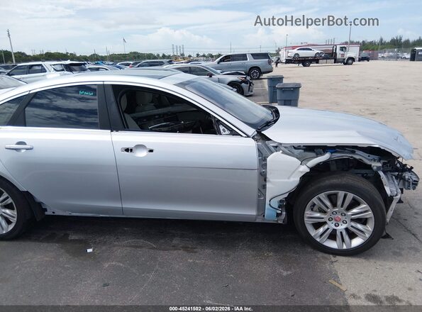 SAJBD4GX8JCY67364 2018 JAGUAR XF Silver 