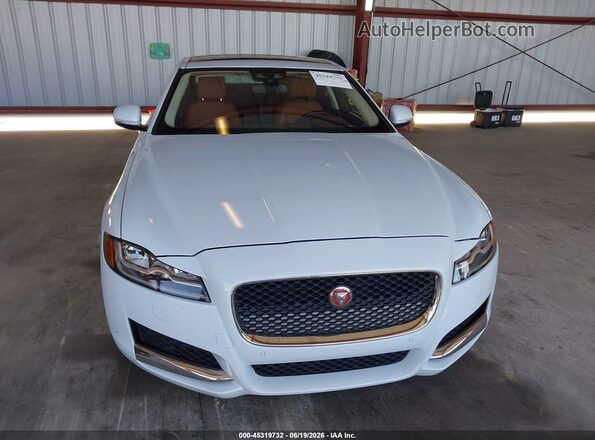 SAJBH4EV6JCY53260 2018 JAGUAR XF White Widok zestawu wskaźników