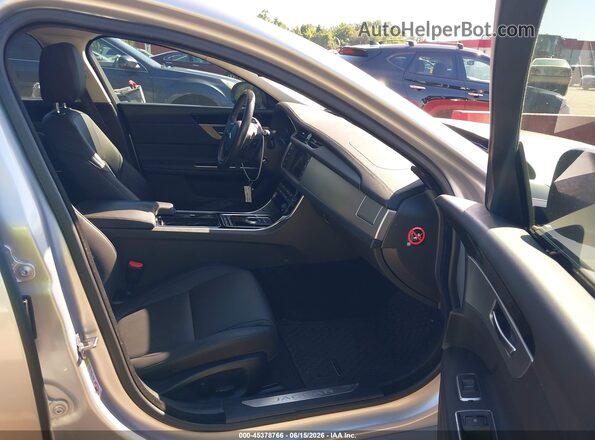 SAJBJ4BV0HCY29717 2017 JAGUAR XF Silver 