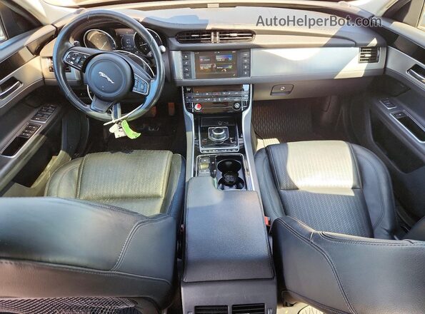 SAJBK4BN3HCY42894 2017 JAGUAR XF Черный Вид панели приборов