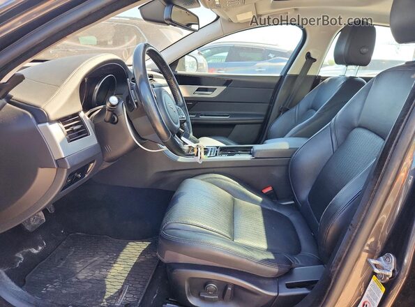 SAJBK4BN3HCY42894 2017 JAGUAR XF Черный Вид салона спереди