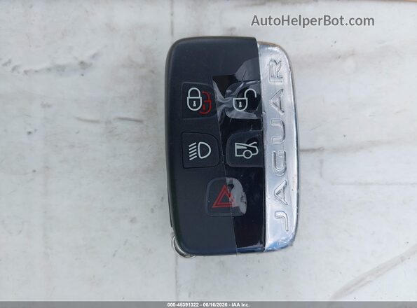 SAJBK4BV3GCY22028 2016 JAGUAR XF Белый Вид панели приборов