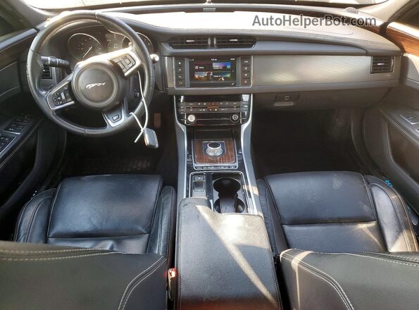SAJBM4BV5GCY14166 2016 JAGUAR XF Black Vista del salpicadero
