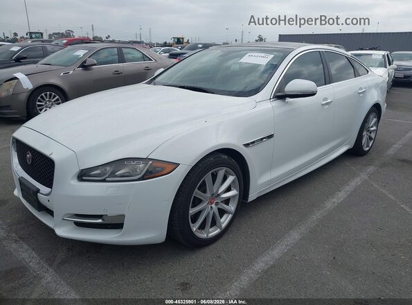 SAJWA1C73H8W12309 2017 JAGUAR XJ White Առջևի ձախ երեք քառորդ տեսարան