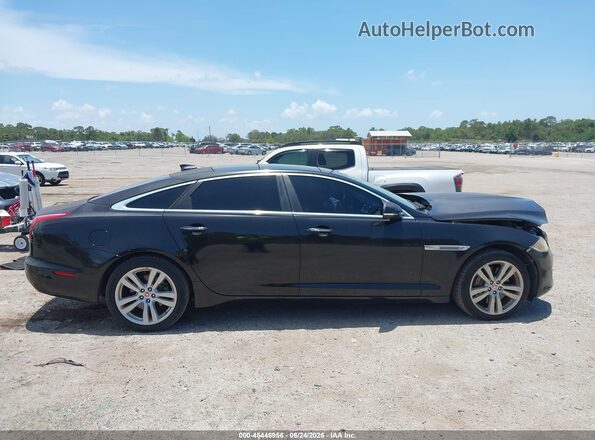 SAJWA2G75G8W01066 2016 JAGUAR XJ Black Vista interior trasera