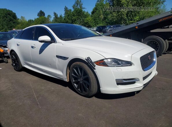 SAJWJ1CD2K8W19572 2019 JAGUAR XJ White Front right