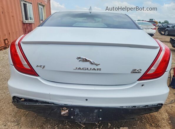 SAJWJ1CD5K8W18089 2019 JAGUAR XJ White უკანა ხედი
