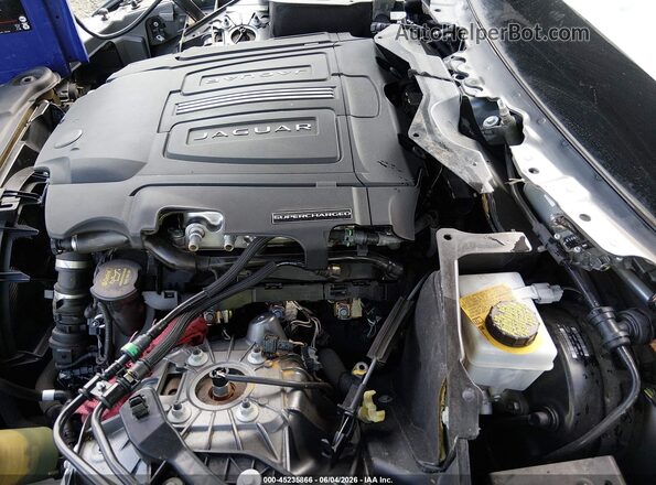 SAJWJ1CD6J8W13840 2018 JAGUAR XJ Gray Widok z przodu