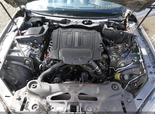 SAJWJ1CD6J8W13840 2018 JAGUAR XJ Gray Widok z tyłu