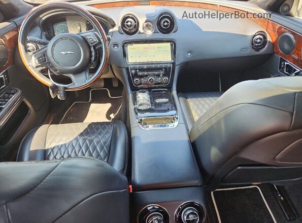 SAJWJ2GD1J8W14393 2018 JAGUAR XJL Бордовый Вид панели приборов