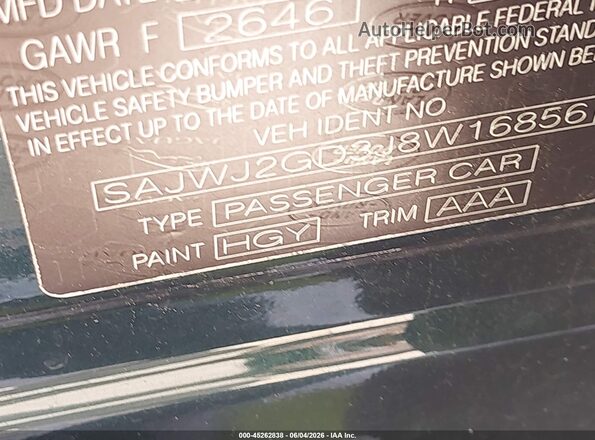 SAJWJ2GD3J8W16856 2018 JAGUAR XJ Green Vista del compartimento del motor