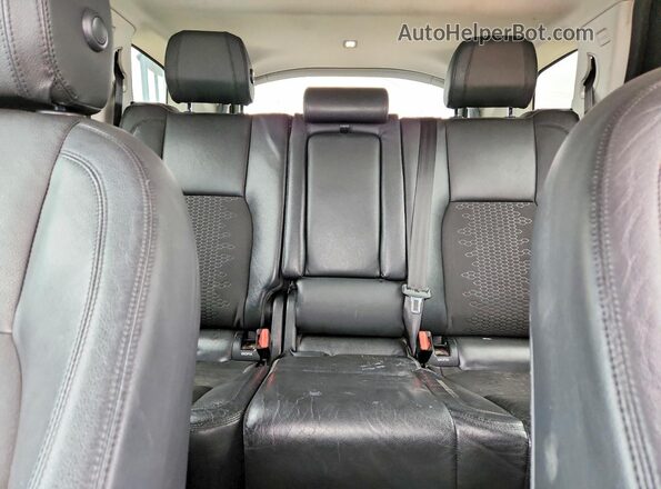 SALCP2BG5HH650060 2017 LAND ROVER DISCOVERY Silver უკანა სავარძლების ხედი