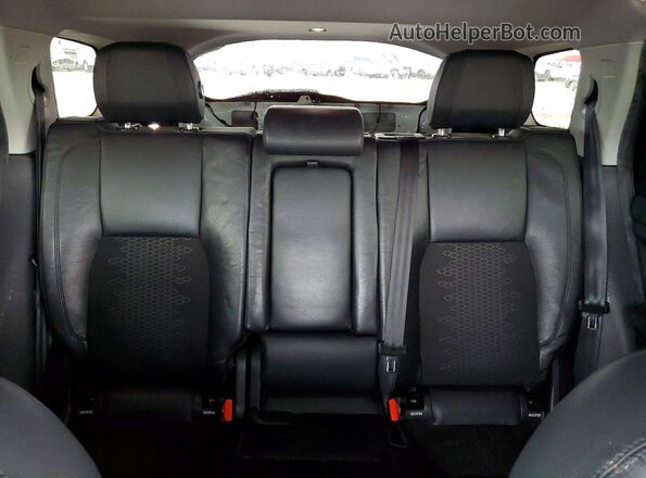 SALCP2BG7HH669984 2017 LAND ROVER DISCOVERY White Rear seats view