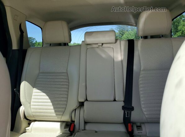 SALCT2RX9JH778034 2018 LAND ROVER DISCOVERY White Widok tylnych siedzeń